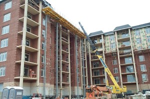 Jerry Castle and Son Hi-Lift - Chicago - Midwest Masonry jobsite